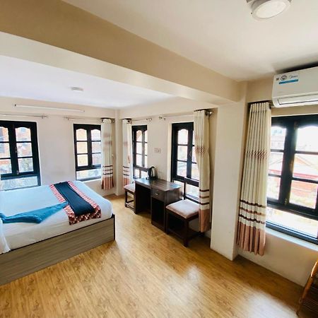 Hotel Durbar Side Bhatgoan Dış mekan fotoğraf