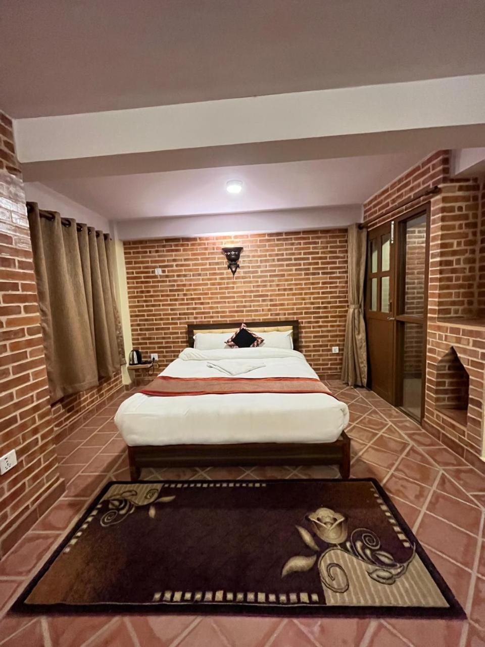 Hotel Durbar Side Bhatgoan Dış mekan fotoğraf