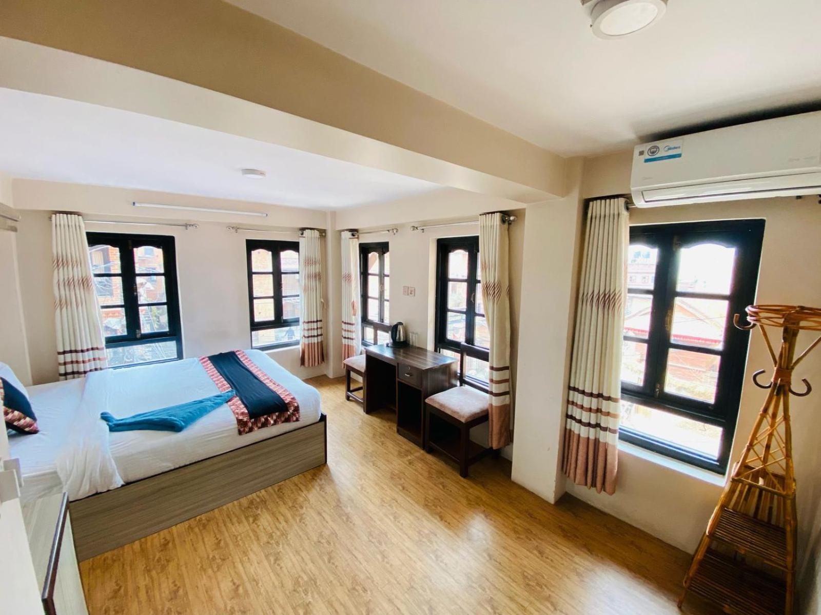 Hotel Durbar Side Bhatgoan Dış mekan fotoğraf