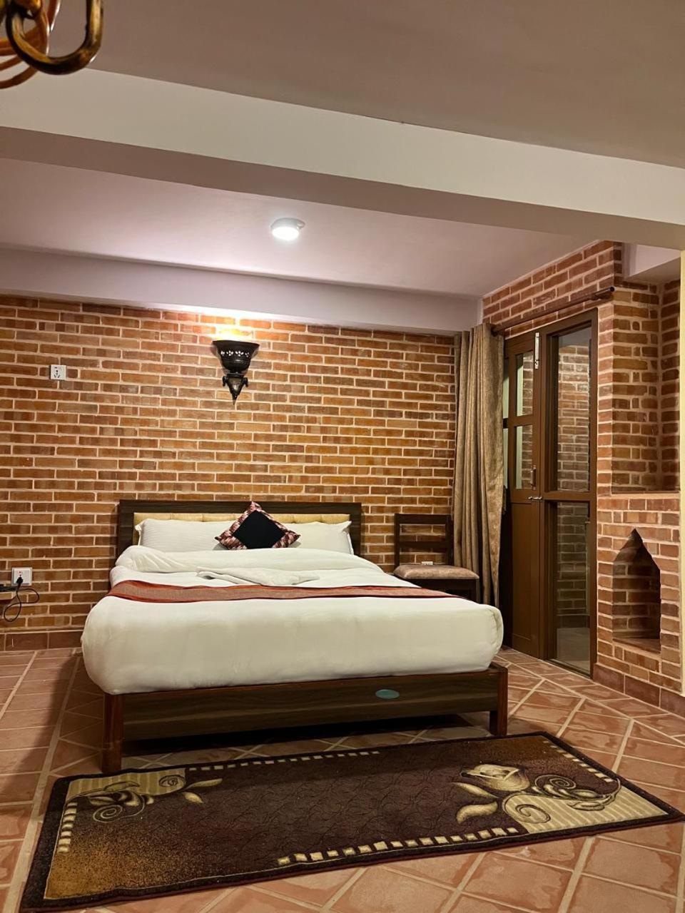 Hotel Durbar Side Bhatgoan Dış mekan fotoğraf