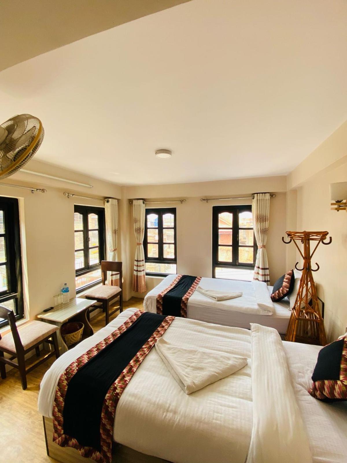 Hotel Durbar Side Bhatgoan Dış mekan fotoğraf